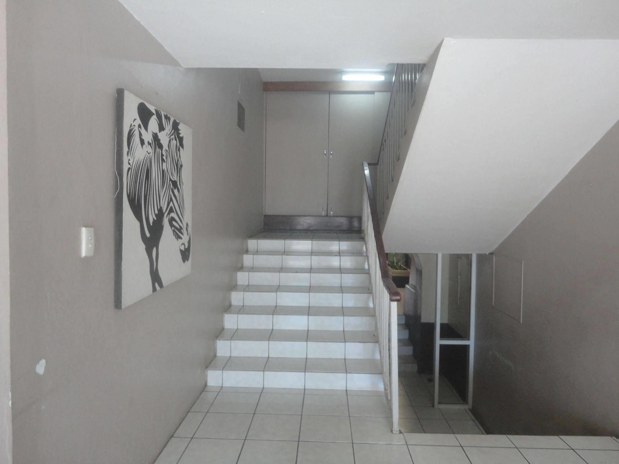 Hotel Olympic Port Vila Exterior photo
