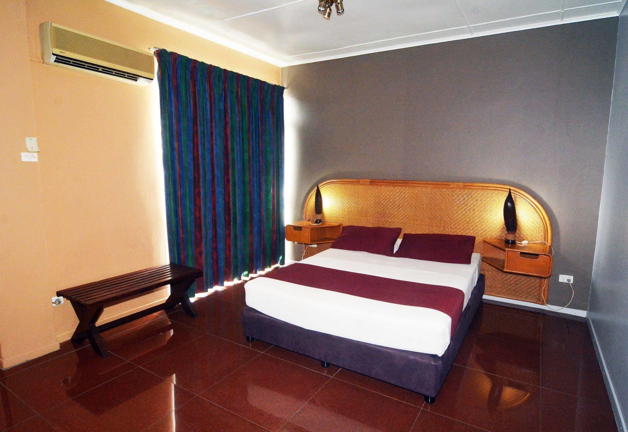 Hotel Olympic Port Vila Exterior photo
