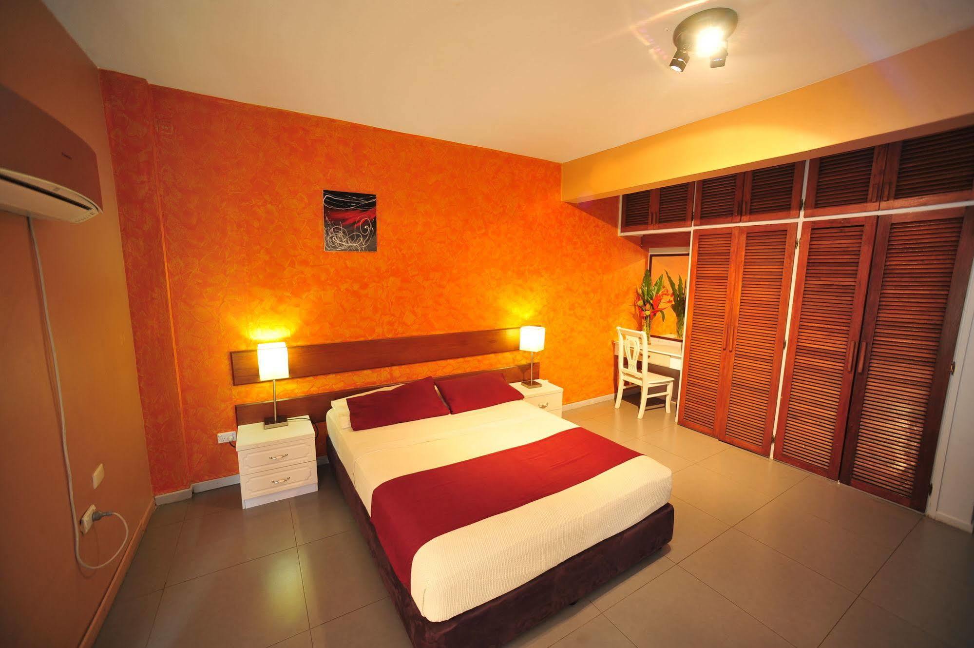 Hotel Olympic Port Vila Exterior photo
